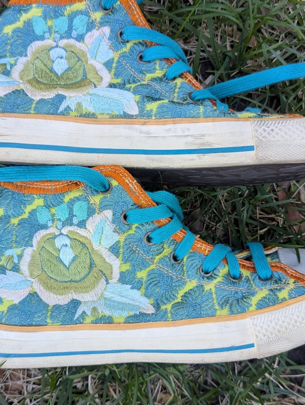 Johnny Was Biya Turquoise Floral Embroidered Vintage High-Top Sneakers Women's 8 - Picture 3 of 7